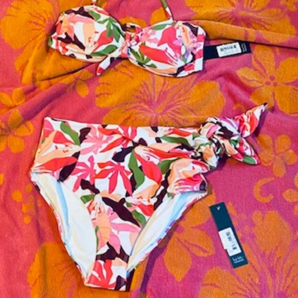 Nicole Miller High Waisted Floral Bikini Bottom - NWT - Picture 8 of 9